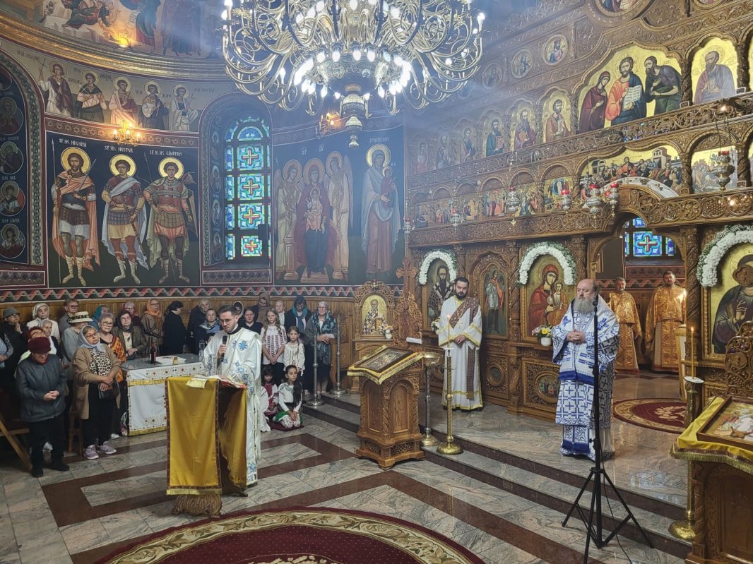 Zi de bucurie pentru credincioșii Parohiei „Sfântul Ilie”‑Ghencea din București 375631