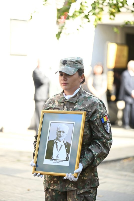 Academicianul Ionel Haiduc, înmormântat cu onoruri militare la Cluj-Napoca 375698