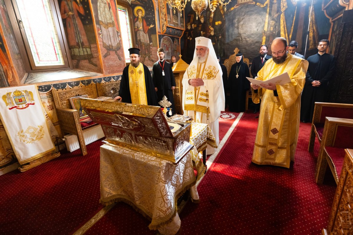 Sfințirea raclei Sfintei Cuvioase Mucenițe Evloghia de la Samurcășești 375745
