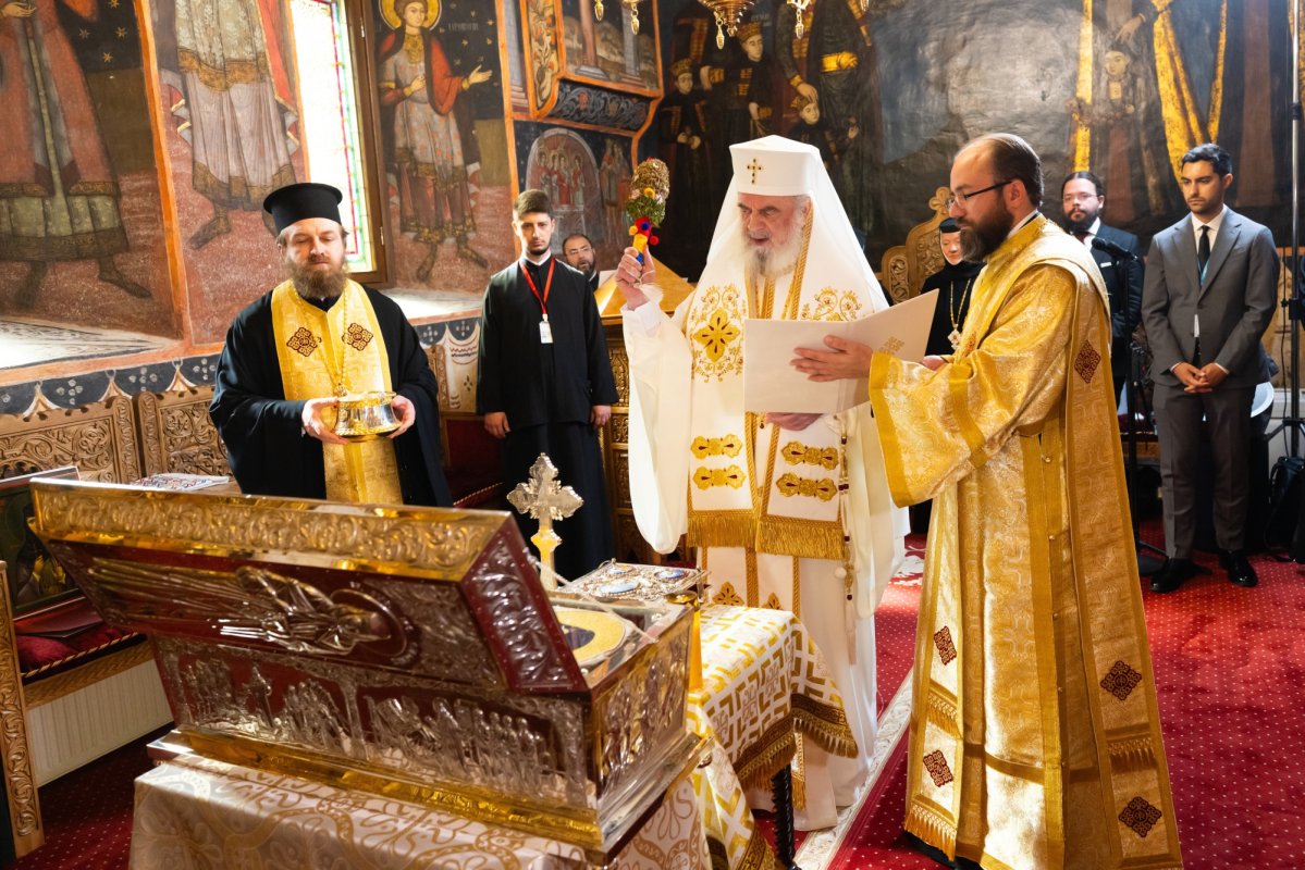 Sfințirea raclei Sfintei Cuvioase Mucenițe Evloghia de la Samurcășești 375748