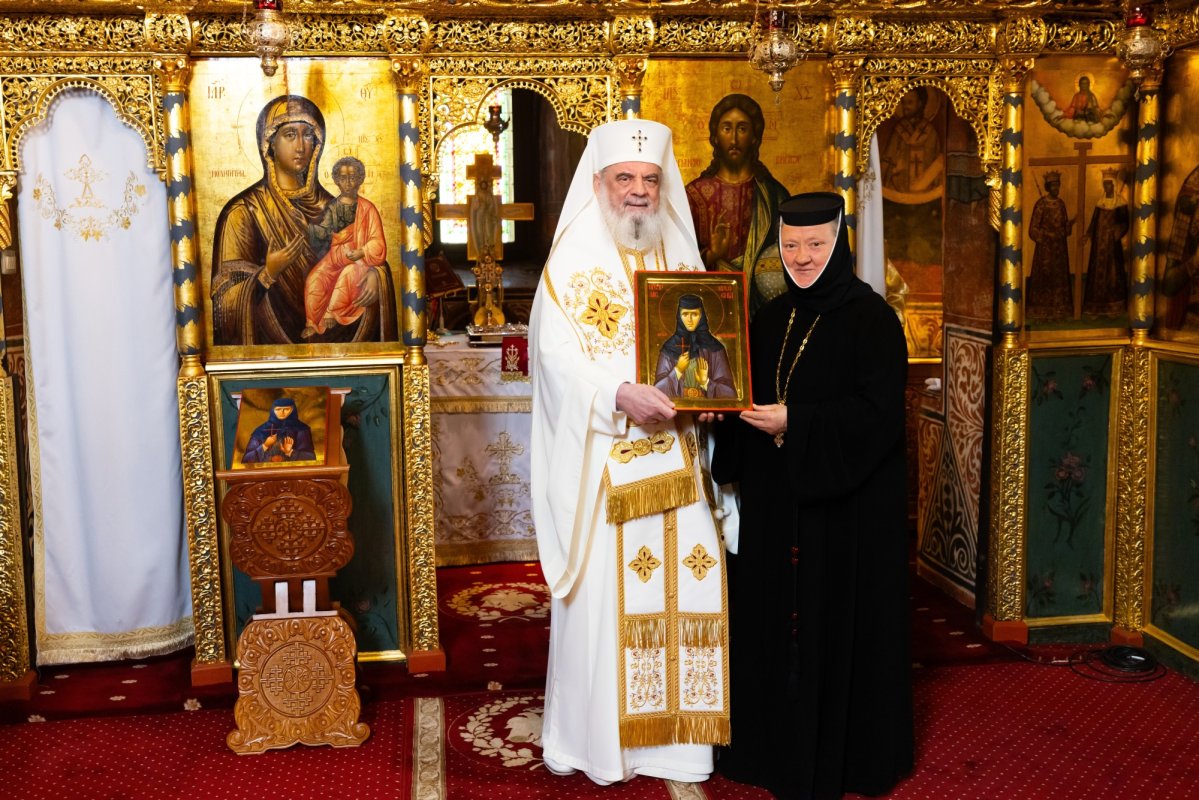 Sfințirea raclei Sfintei Cuvioase Mucenițe Evloghia de la Samurcășești 375752