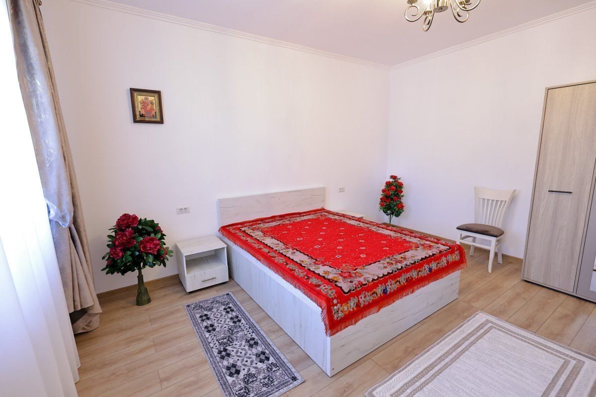 Trei familii sinistrate au primit case noi de la Eparhia Buzăului și Vrancei 375722