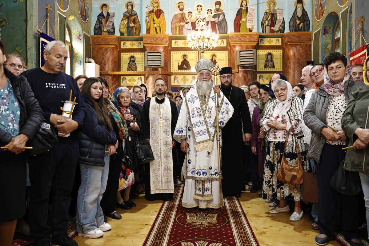 Veşmântul harului pentru o biserică din Târgu Jiu 375725