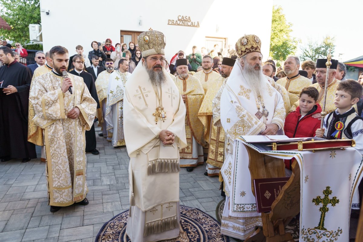 Biserica Parohiei Agafton a fost sfințită de doi ierarhi 375856