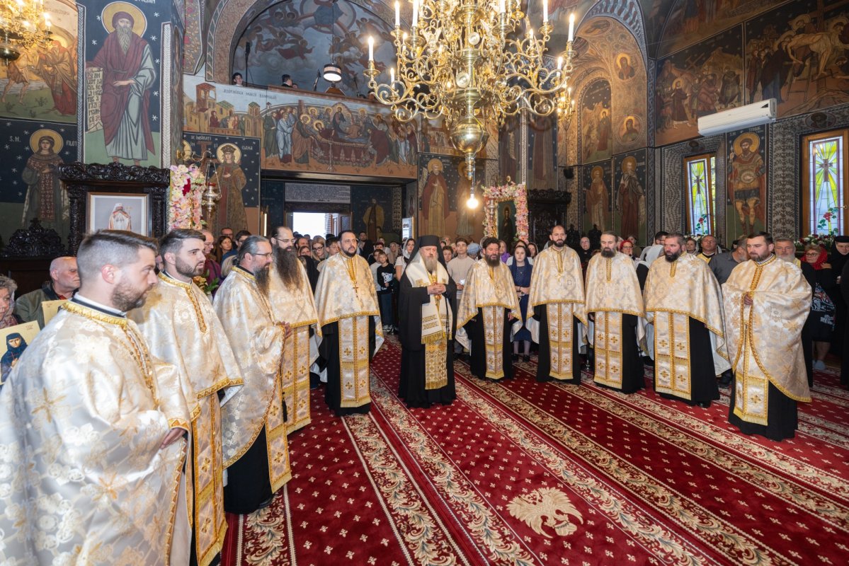Slujba Privegherii în cinstea Sfintei Cuvioase Mucenițe Evloghia 375900