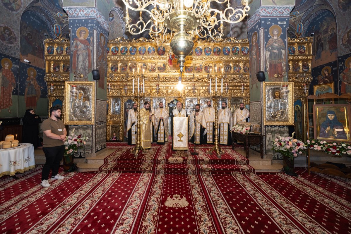Slujba Privegherii în cinstea Sfintei Cuvioase Mucenițe Evloghia 375901