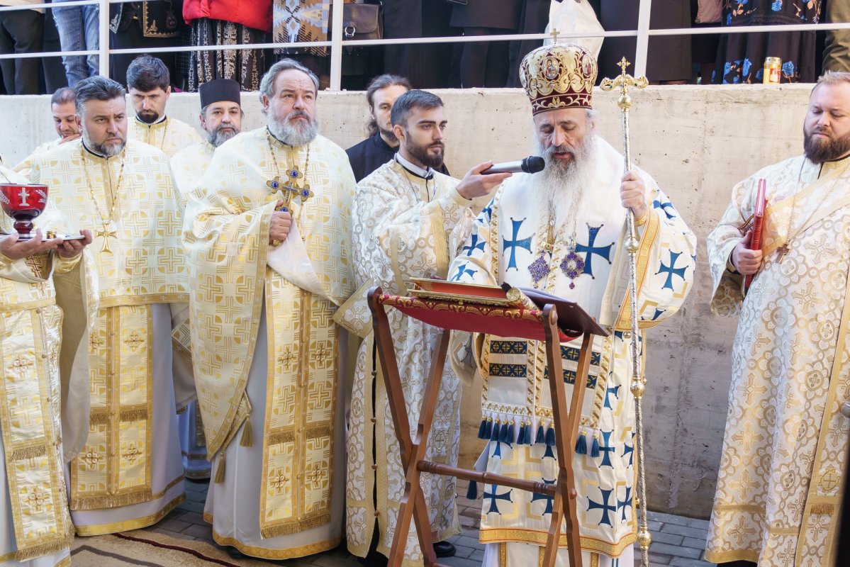 Un nou paraclis închinat Sfinților Cuvioși Paisie și Cleopa de la Sihăstria, sfințit la Dorohoi 375930
