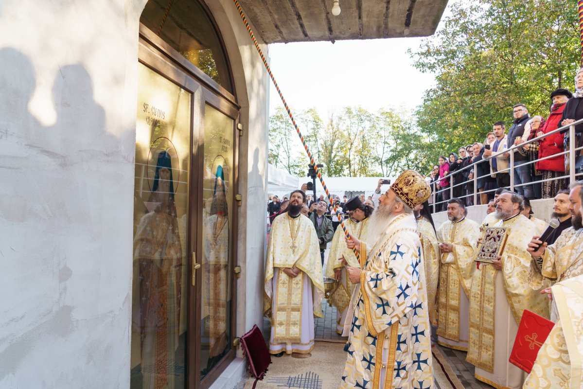 Un nou paraclis închinat Sfinților Cuvioși Paisie și Cleopa de la Sihăstria, sfințit la Dorohoi 375932