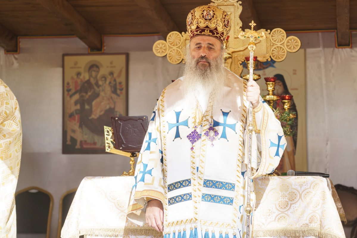 Un nou paraclis închinat Sfinților Cuvioși Paisie și Cleopa de la Sihăstria, sfințit la Dorohoi 375935