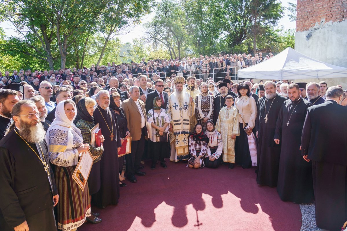 Un nou paraclis închinat Sfinților Cuvioși Paisie și Cleopa de la Sihăstria, sfințit la Dorohoi 375938