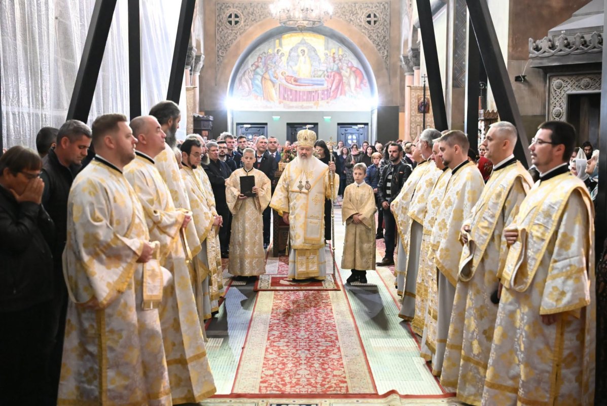Liturghie arhierească la Catedrala Mitropolitană din Cluj‑Napoca 376025
