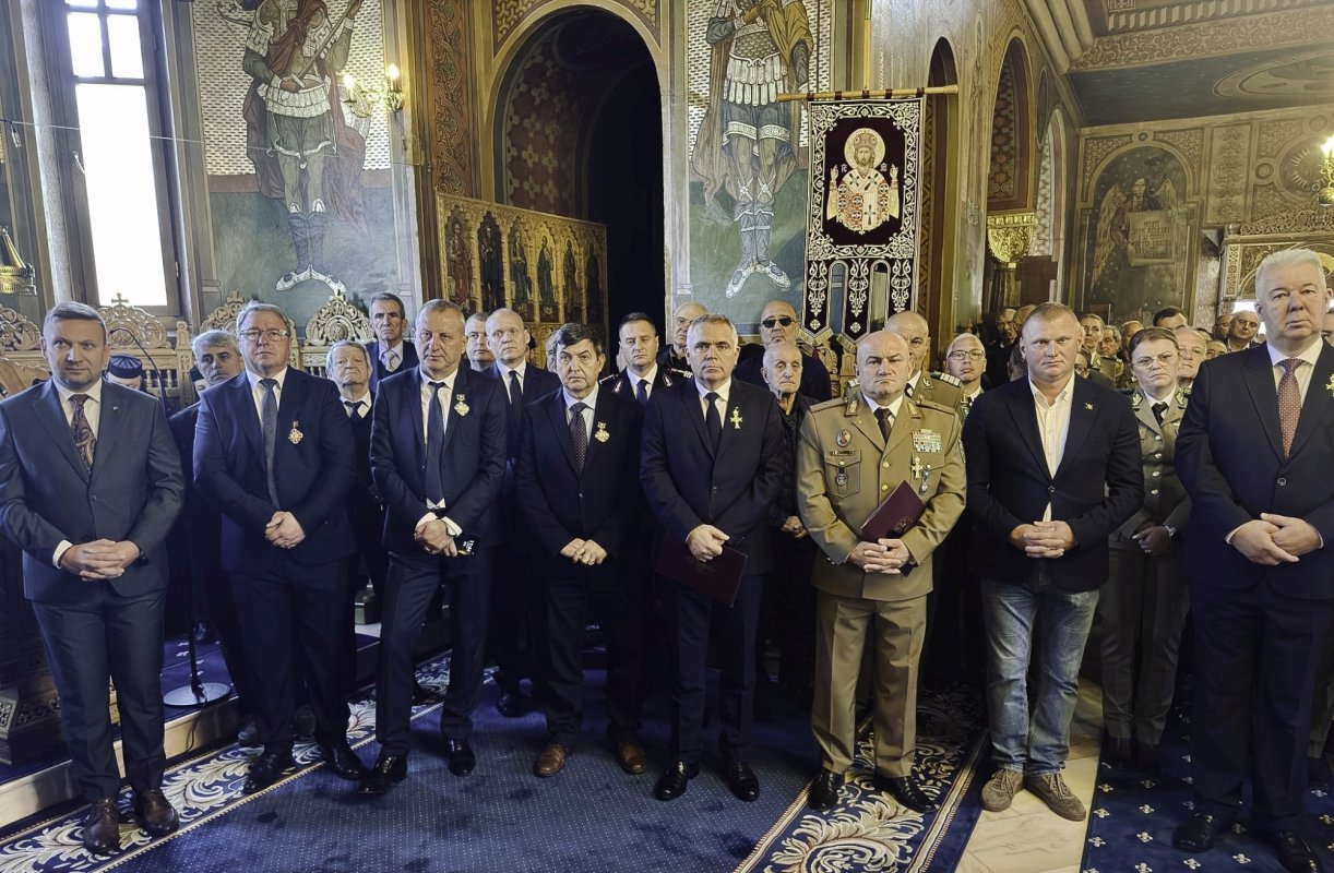 Patru ierarhi au slujit la hramul Catedralei Episcopale din Miercurea-Ciuc 376132
