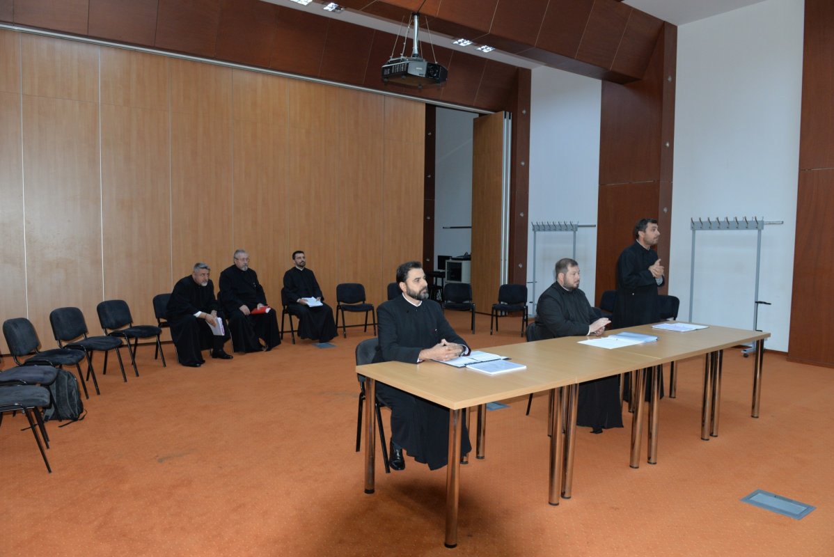 Prezentarea lucrărilor pentru gradul I clerical 376154