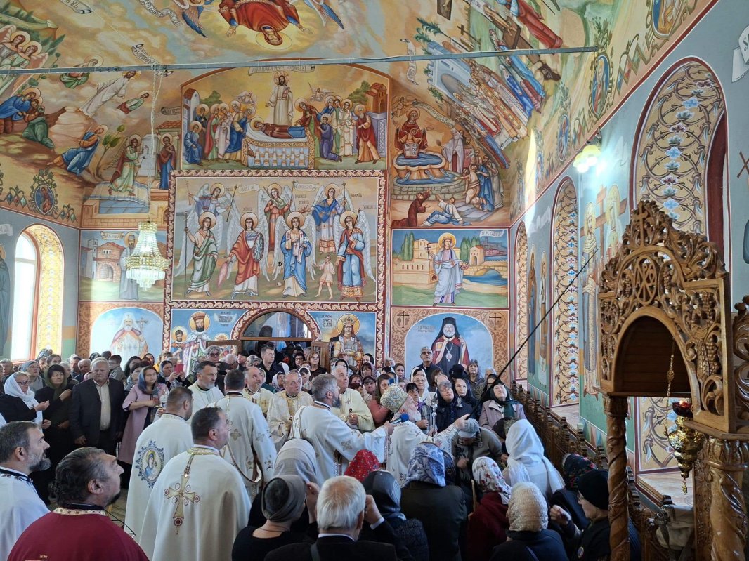 Binecuvântare în Parohia „Sfinții Mihail și Gavriil”‑Lunca din județul Tulcea 376276
