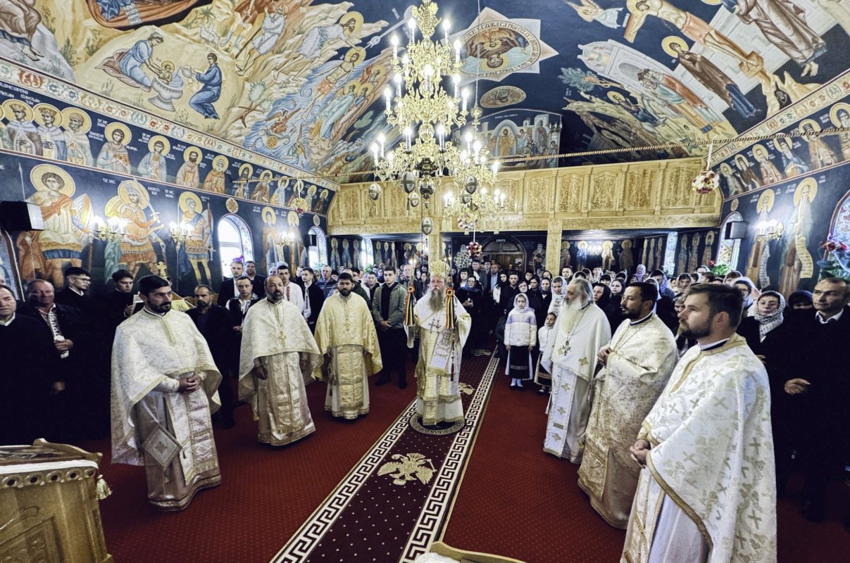 Binecuvântare la Biserica „Sfântul Ierarh Nicolae” din Sărămaș, Covasna 376261
