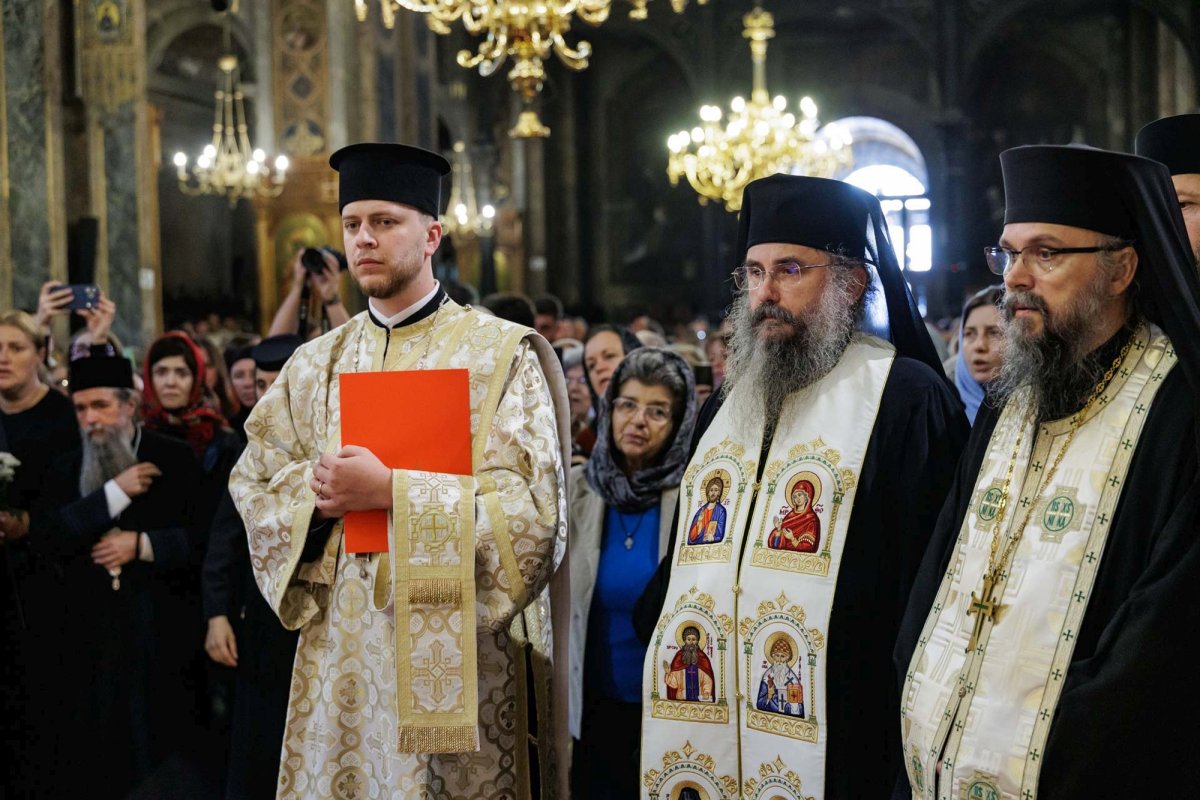 Moaștele Sfântului Paisie de la Sihăstria au ajuns la Catedrala Mitropolitană din Iași 376354