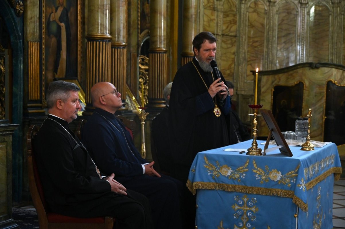 Omagiu închinat Episcopului Vasile Coman la Oradea 376239