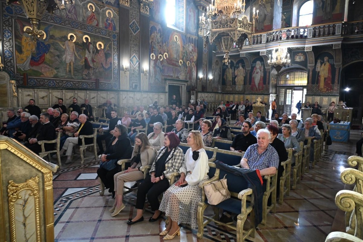 Omagiu închinat Episcopului Vasile Coman la Oradea 376240