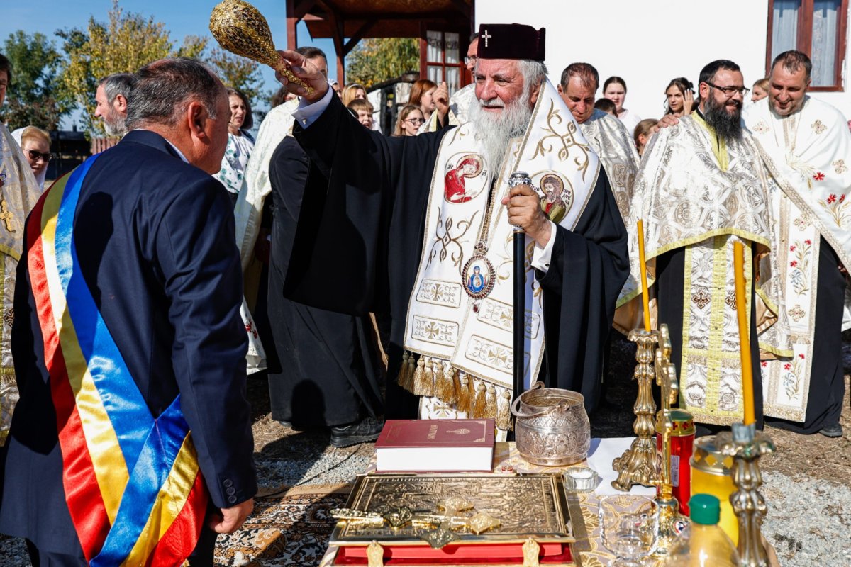 Piatră de temelie pentru o nouă biserică în judeţul Gorj 376268