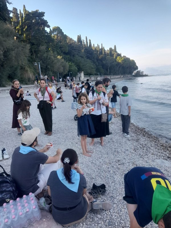 Spectacolul „Fiţi viteji, feţii mei!”, prezentat de copii din Braşov în Italia 376285