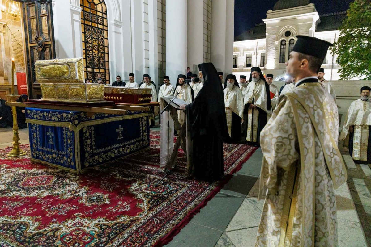 A început hramul Sfintei Parascheva de la Iași 376408