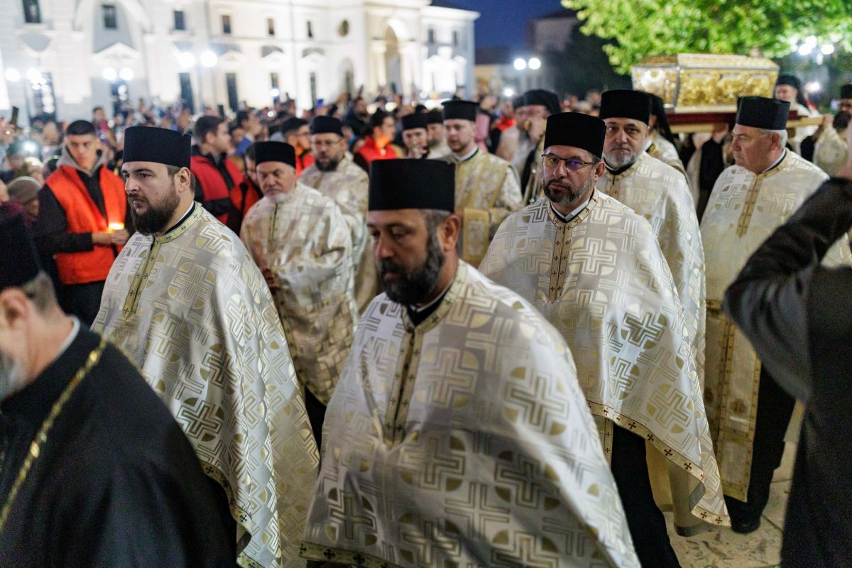 A început hramul Sfintei Parascheva de la Iași 376415