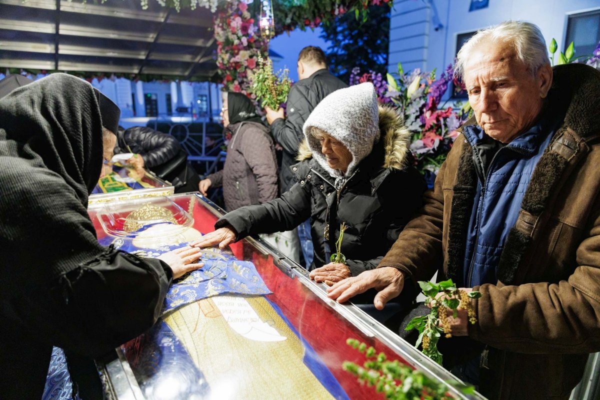 A început hramul Sfintei Parascheva de la Iași 376440