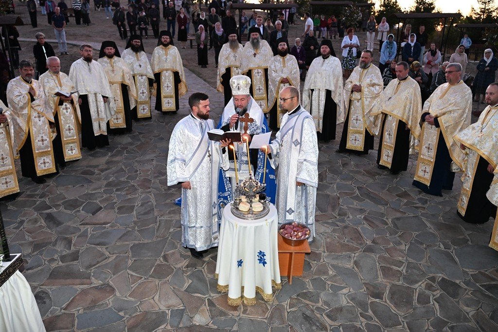 Popas de rugăciune la Mănăstirea Călugăra din Caraş-Severin 376451