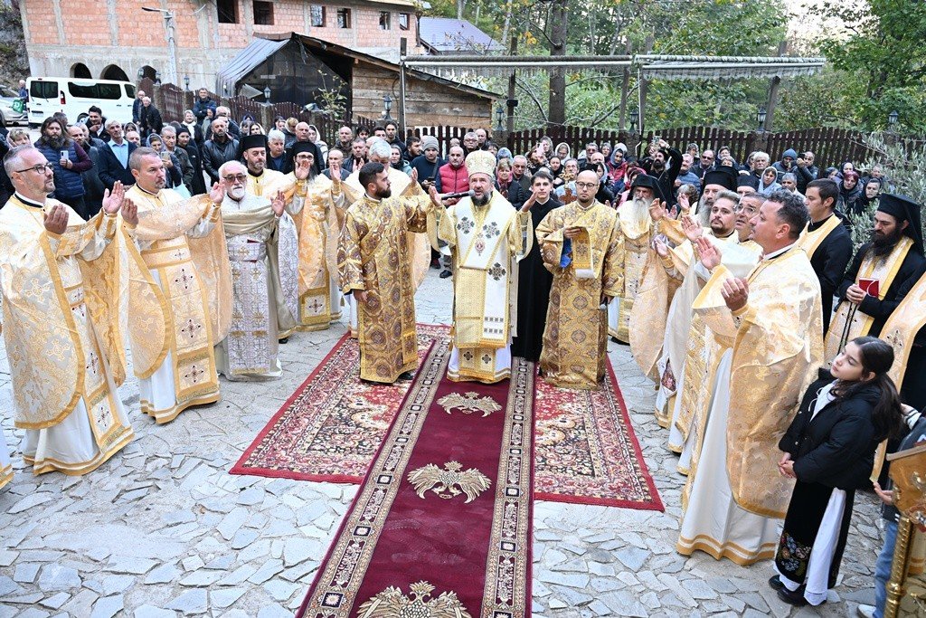 Popas de rugăciune la Mănăstirea Călugăra din Caraş-Severin 376454