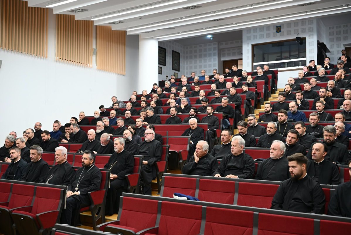 Parastas pentru Episcopul Vasile Flueraș și conferință preoțească la Cluj‑Napoca 376569