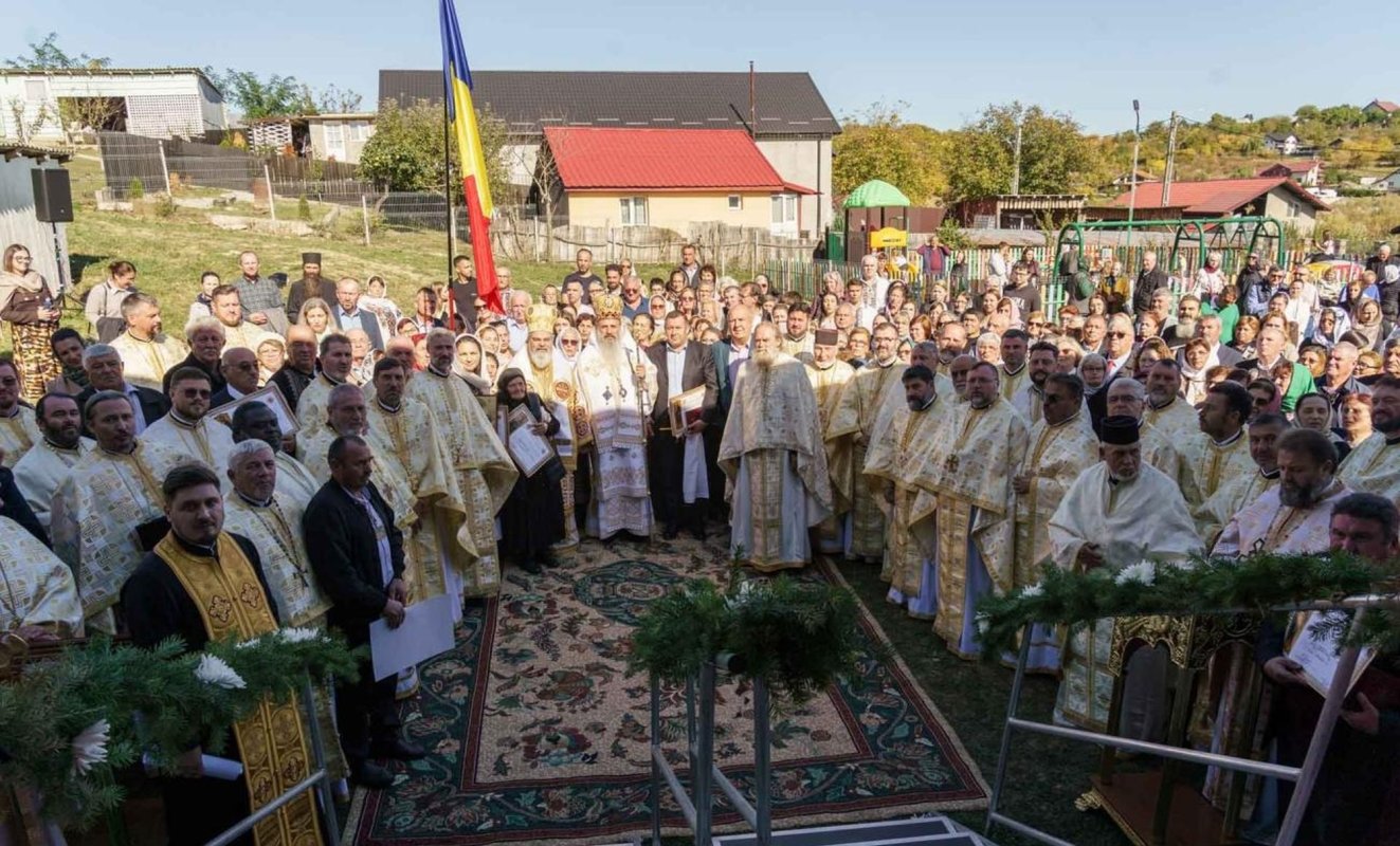 Biserica din Cercu-Bârnova a primit veșmântul sfințirii 376629