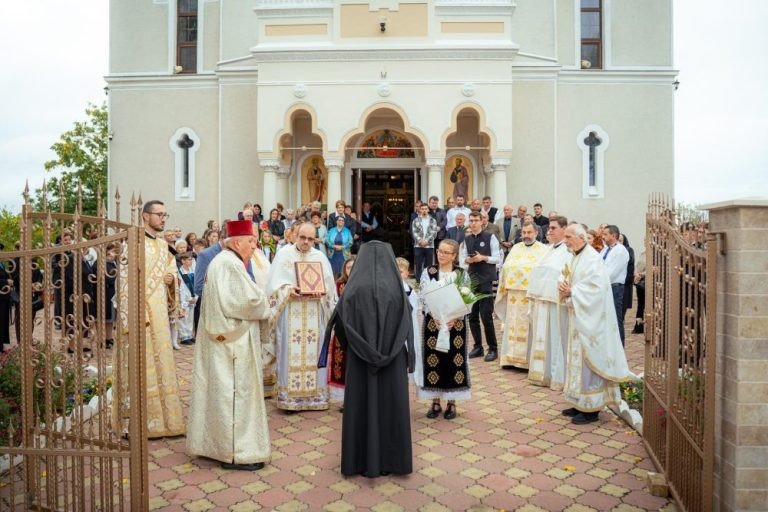 Centenarul sfințirii unei biserici arădene 376767