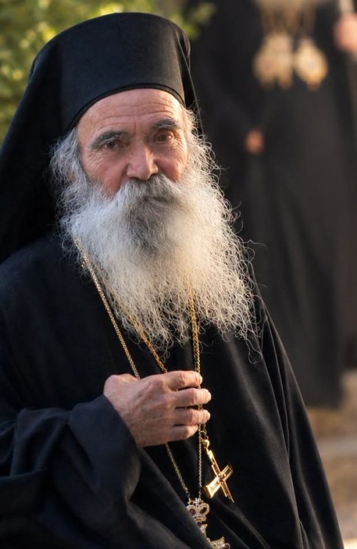 Fântâna lui Iacob - la izvor împreună cu mult nevoitorul arhimandrit Justinos 376789
