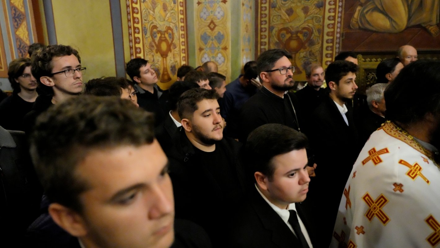 Înaltpreasfinţitul Părinte Mitropolit Laurenţiu sărbătorit la ceas aniversar 376781