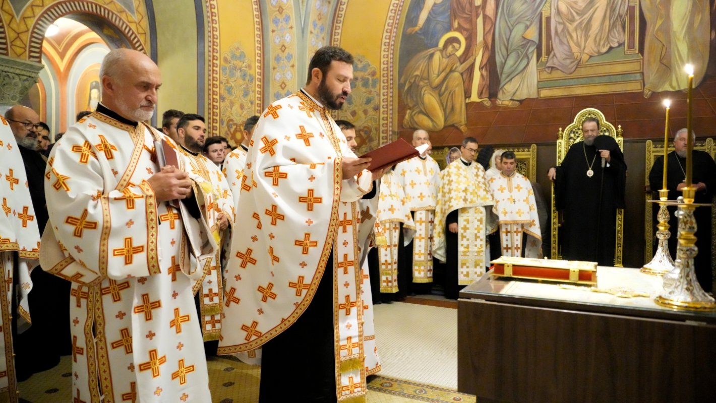 Înaltpreasfinţitul Părinte Mitropolit Laurenţiu sărbătorit la ceas aniversar 376784