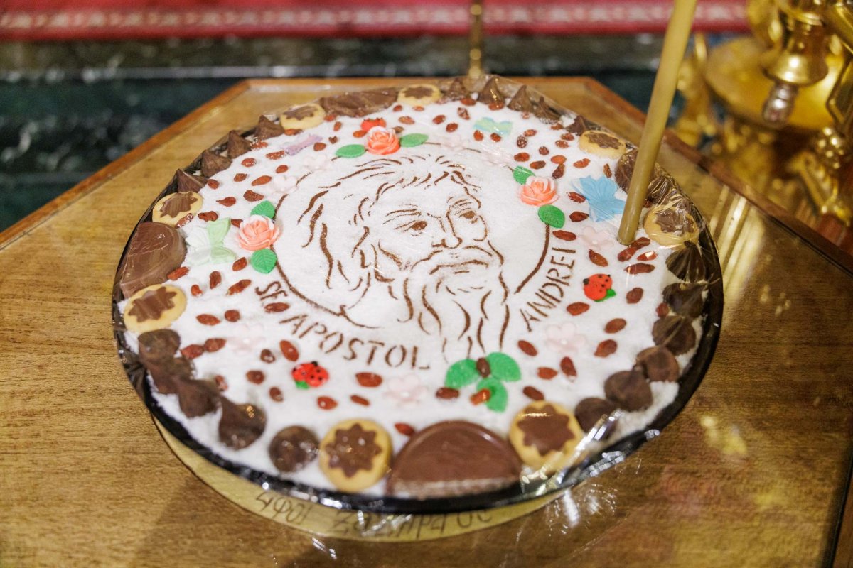 Liturghie arhierească în ajun de hram la Catedrala Mitropolitană din Iași 376871