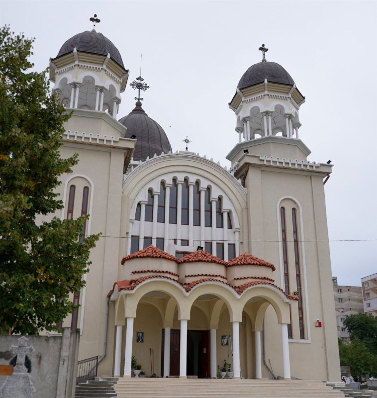 Lucrare social‑filantropică la Parohia „Sfânta Cuvioasă Parascheva” din Galați 376865