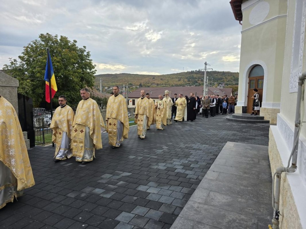 Binecuvântare arhierească în Parohia Sărmașu, Protopopiatul Luduș 376920