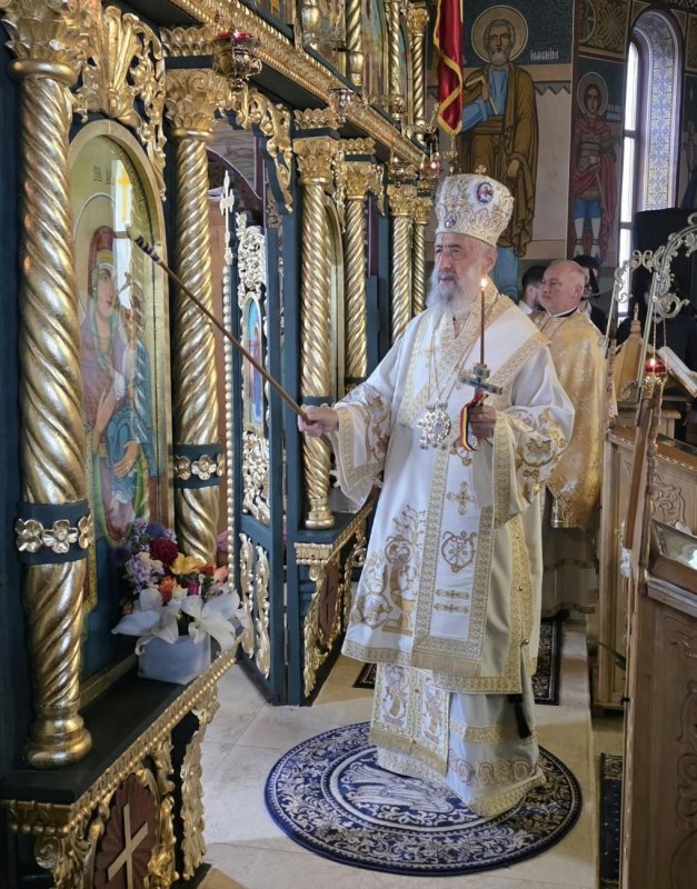 Binecuvântare arhierească în Parohia Sărmașu, Protopopiatul Luduș 376921