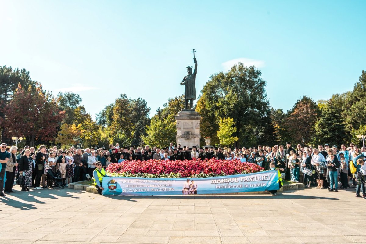 Peste 1.000 de participanti la Marșul Familiei „Înrădăcinați în tradiție” la Chișinău 376942