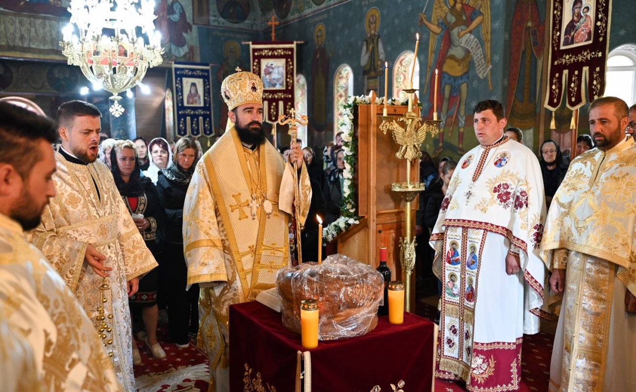 Zi de sărbătoare în Parohia Tomești 376931