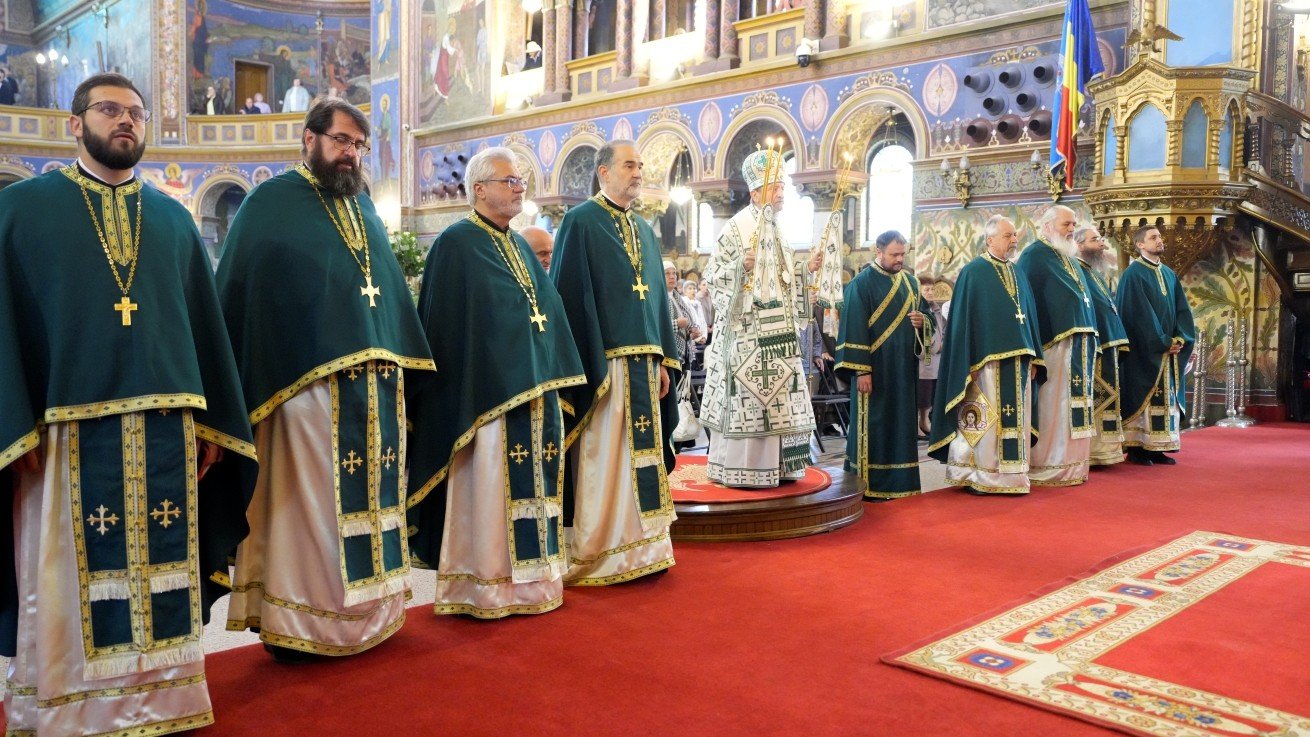 Cinstire adusă Sfintei Cuvioase Parascheva la Catedrala Mitropolitană din Sibiu 377083