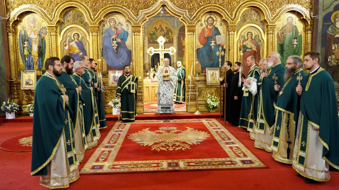 Cinstire adusă Sfintei Cuvioase Parascheva la Catedrala Mitropolitană din Sibiu 377085