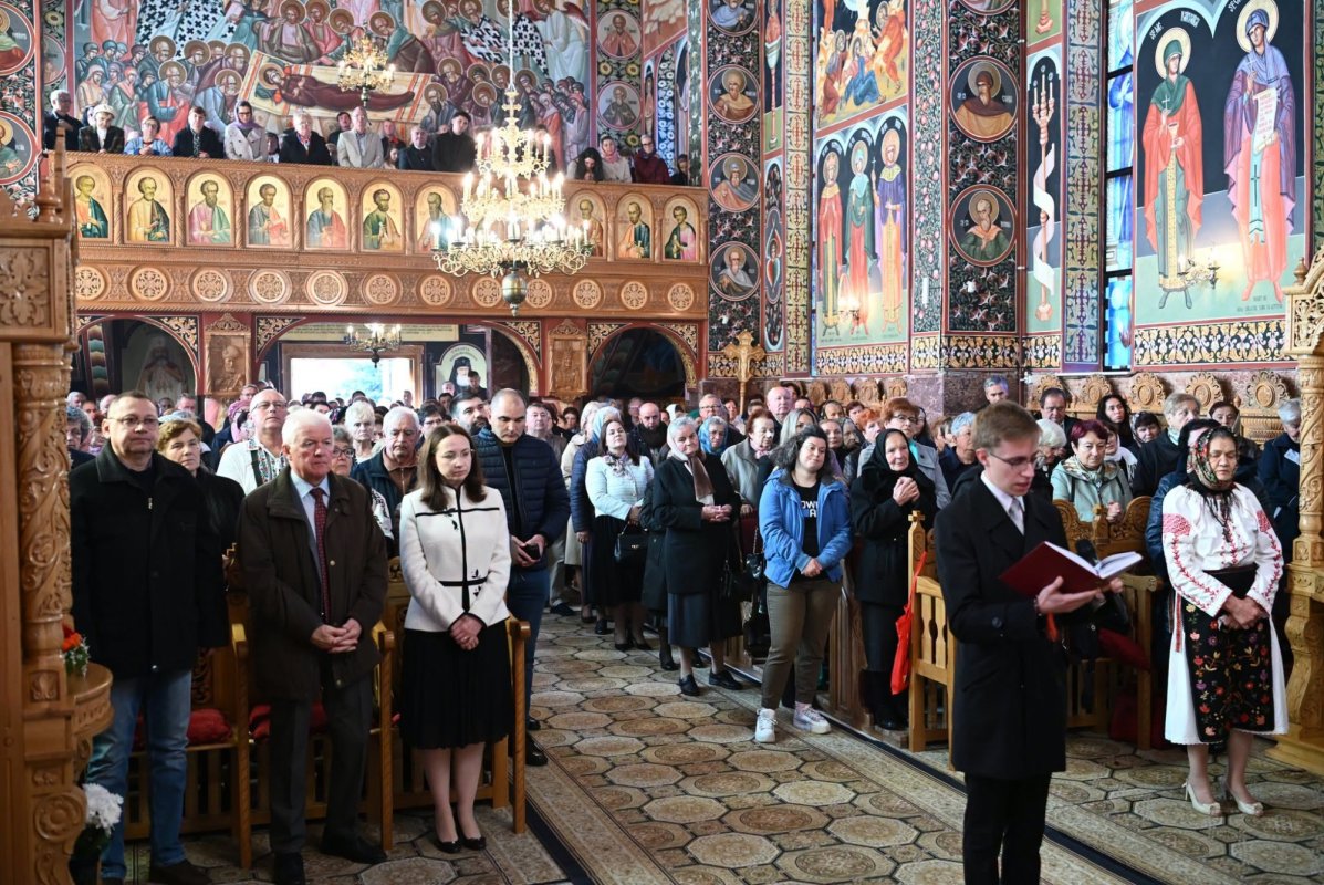 Hram la Mănăstirea Feleacu și instalarea noului stareț 377098