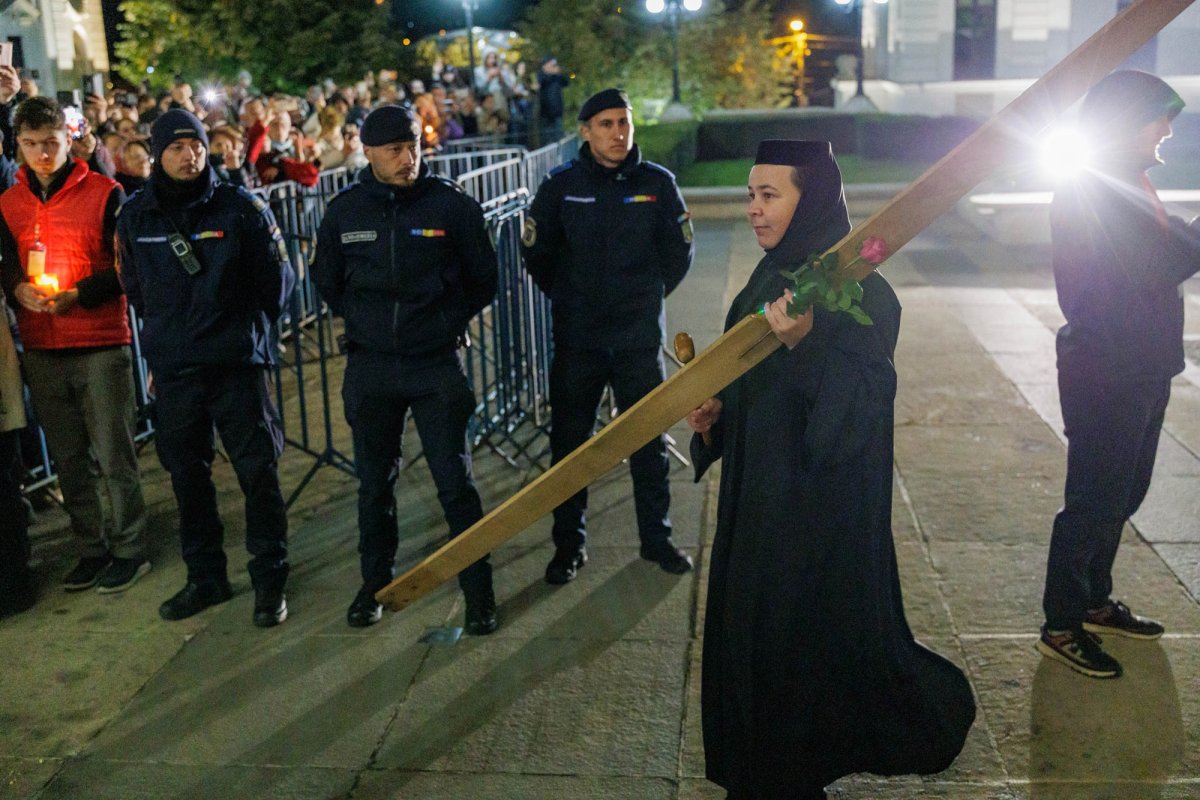 Sfânta Parascheva de la Iași își așteaptă pelerinii în catedrală 377193