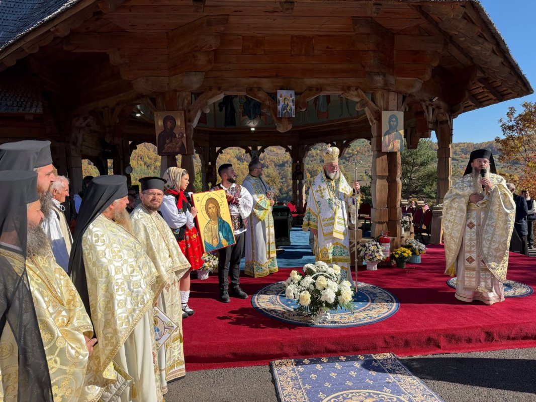 Hramul Schitului Strâmtura, judeţul Maramureş 377233