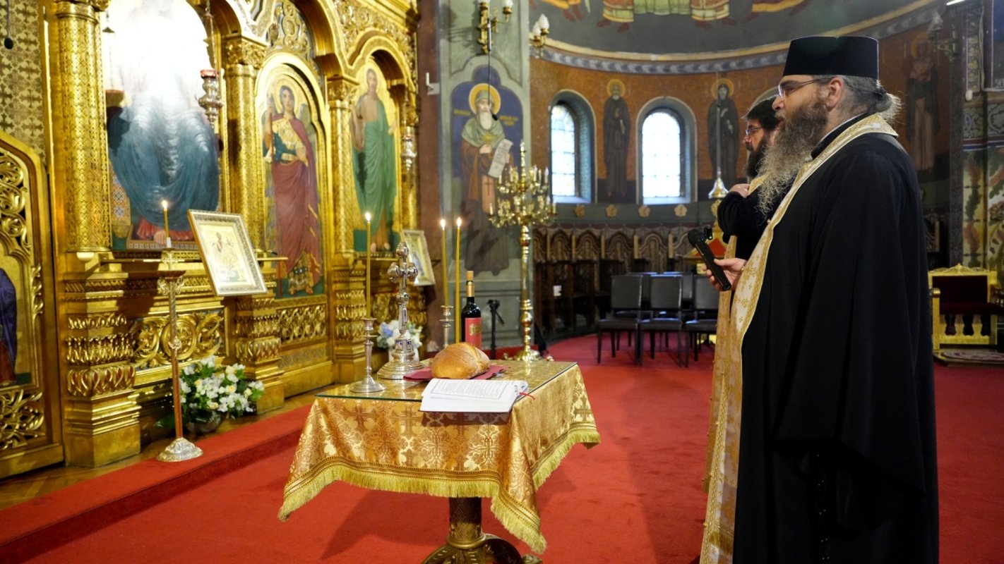 Mitropolitul Miron Romanul pomenit la 128 de ani de la trecerea la cele veșnice 377300