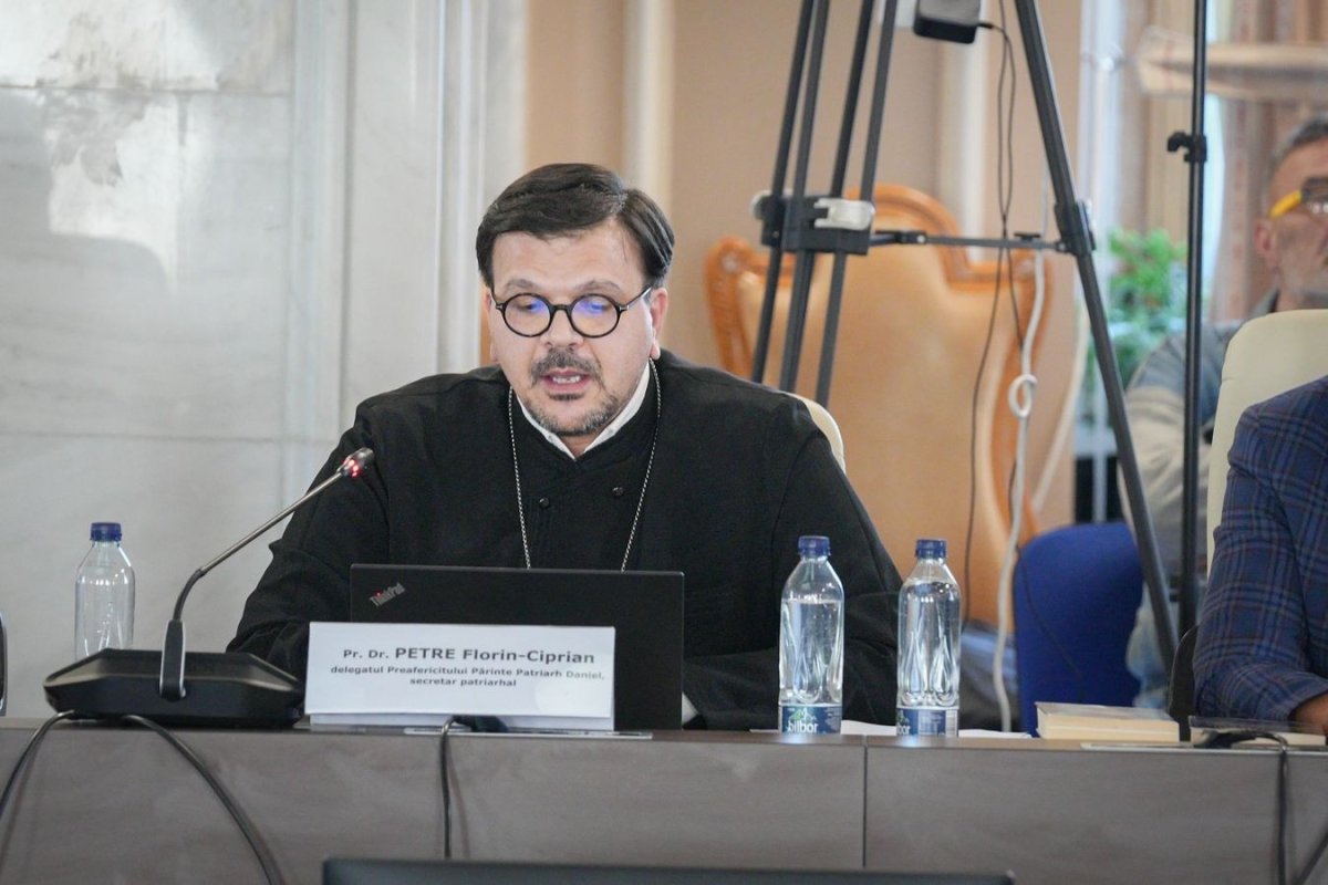 Patriarhia Română, reprezentată la o dezbatere publică privind prevenirea consumului de droguri 377247