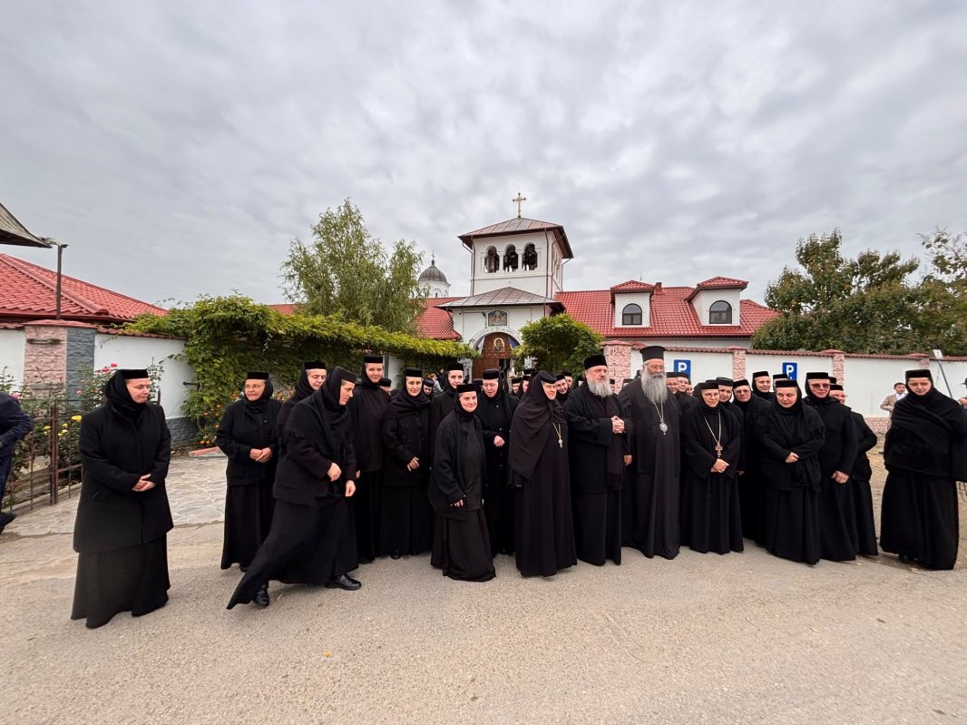 Mitropolitul de Kitrus, Katerini și Platamonas în vizită la Mănăstirea Ghighiu 377376