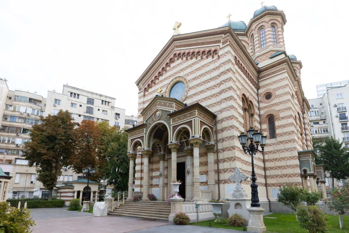 Rugăciune, credinţă şi istorie la Biserica Domnița Bălașa 377347